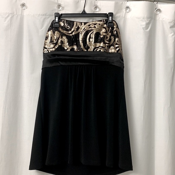 “le chateau” Dressy Top - Picture 1 of 6